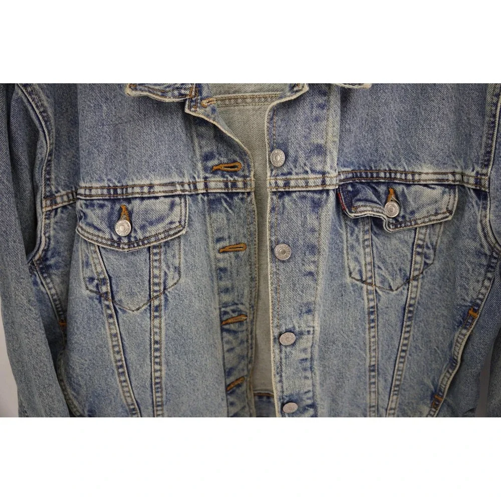 Vintage 90s Levi's Denim Trucker Jacket Mens M Light Wash Blue Cotton Button Up - Picture 3 of 13